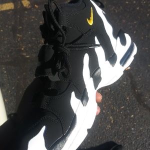 Nike Diamond Turf 96 "Black Maize"